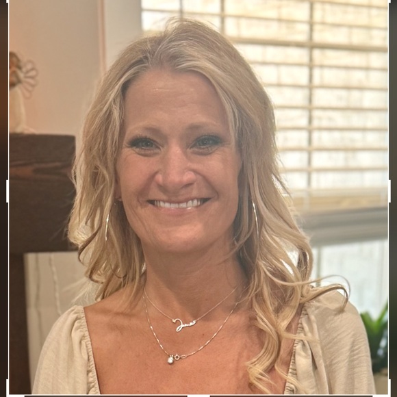 Meet your Posher, Jamie - Picture 1 of 2